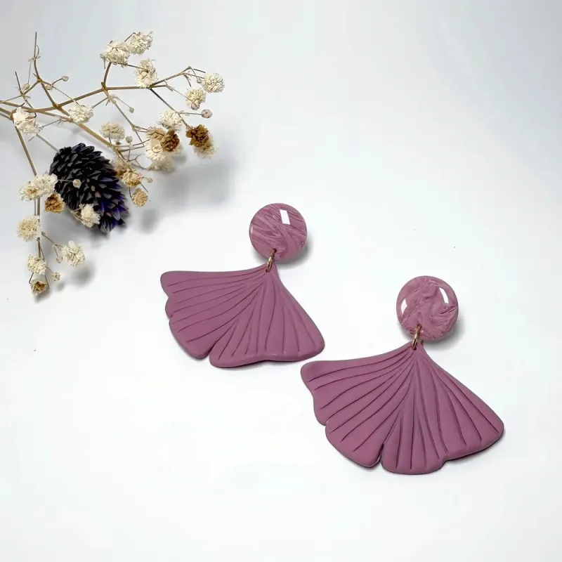 Boucles d’oreilles Olya – Bijou feuille sculptée & léger fait main | Colibri & Papillon