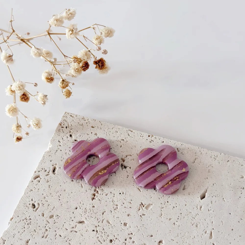 Boucles d'oreillles Elia – Fleur moderne et joyeuse faite main | Colibri & Papillon