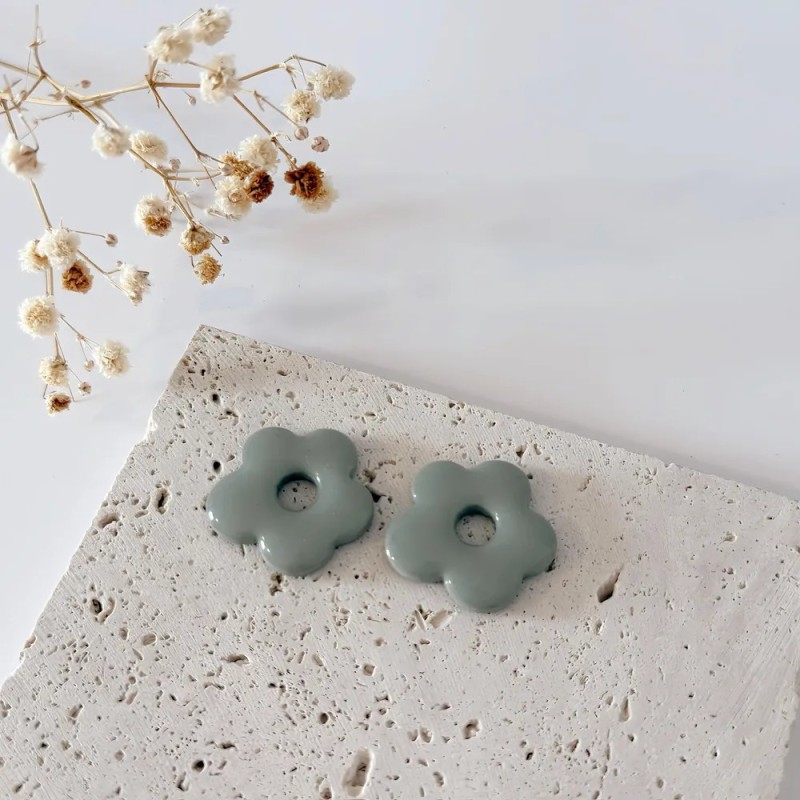 Boucles d'oreillles Elia – Fleur moderne et joyeuse faite main | Colibri & Papillon