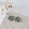 Boucles d'oreillles Elia – Fleur moderne et joyeuse faite main | Colibri & Papillon