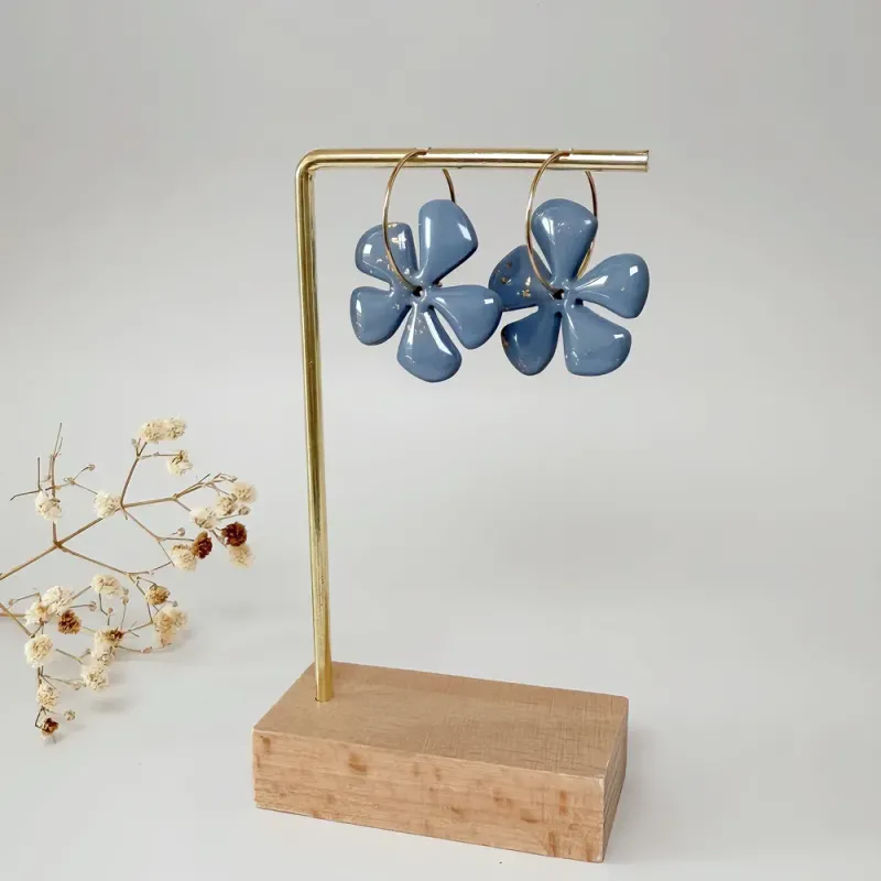 Boucles d'oreilles Ysalia – Boucles fleur légères, artisanales & dorées | Colibri & Papillon