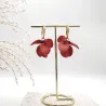 Boucles Azalée – Fleur sculptée légère faite à la main & anneau doré | Colibri & Papillon