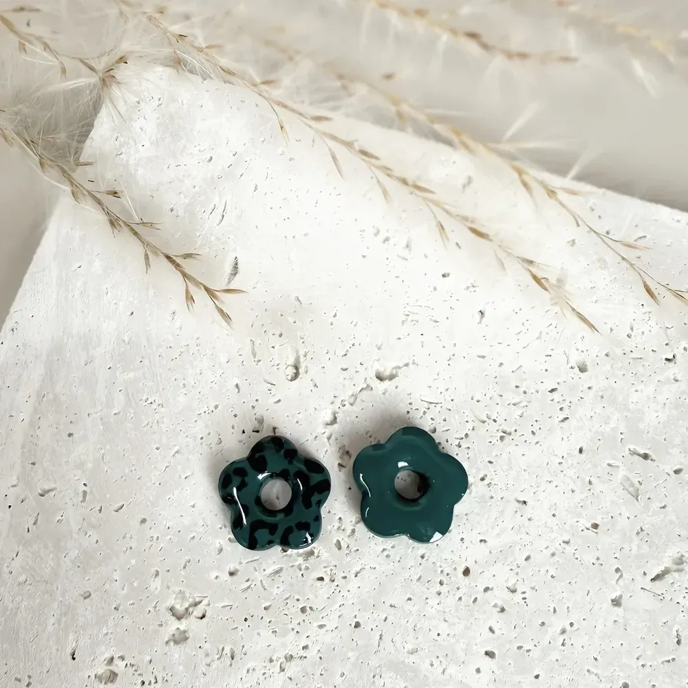 Mini Cléo – Boucles d’oreilles enfant pampilles fleurs interchangeables | Colibri & Papillon